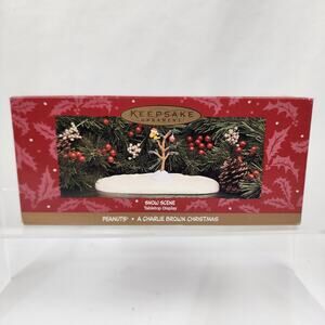 1995 Hallmark Snow Scene Base with Woodstock on Tree ~ A Charlie Brown Christmas